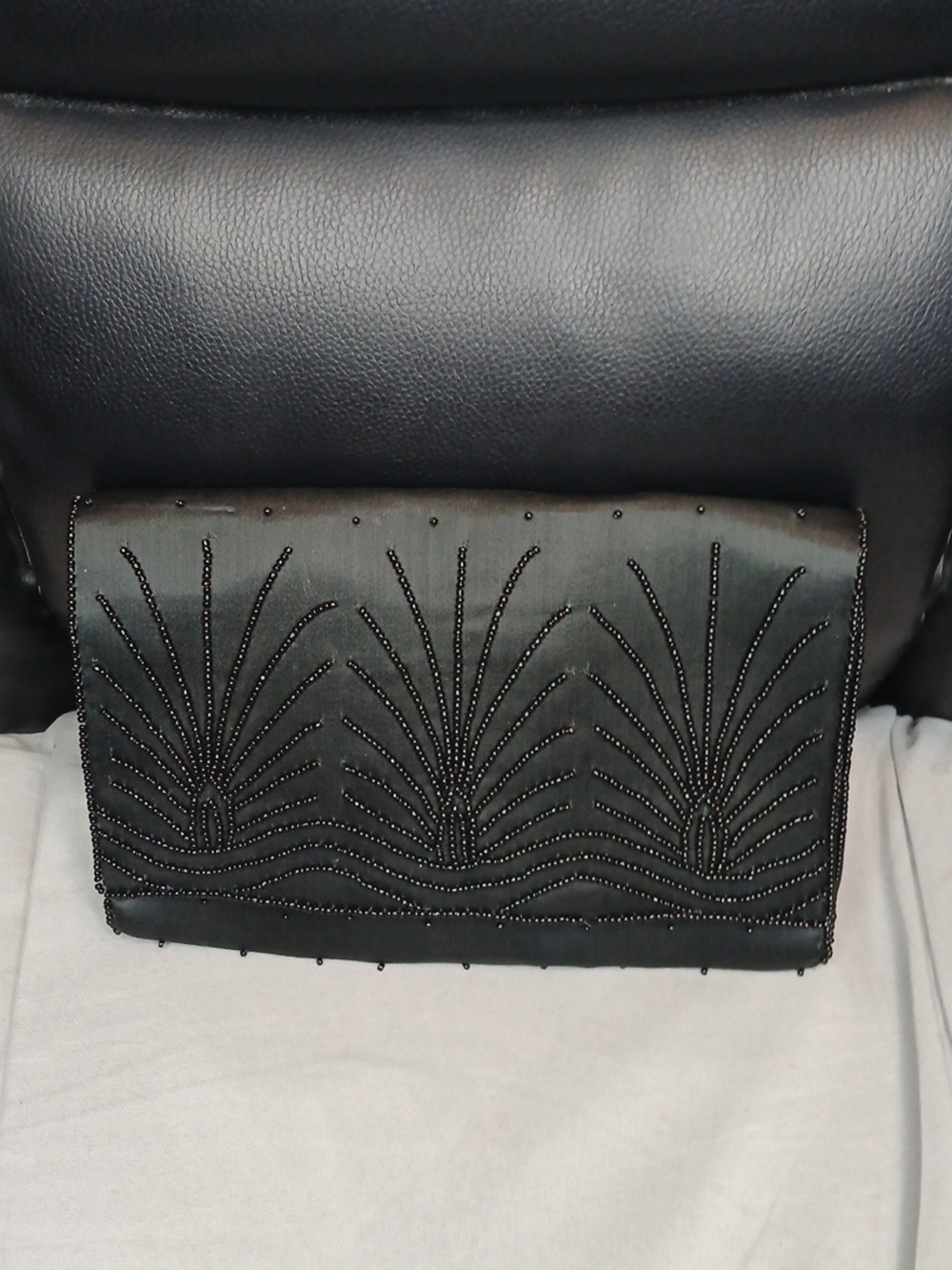 Elegant La Regale Vintage Black Beaded Clutch Bag